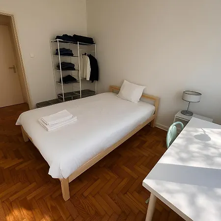 Auberge de jeunesse Do Bairro *